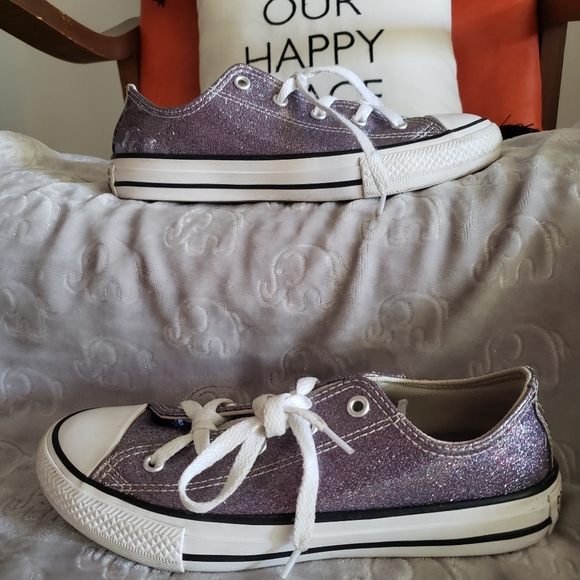 EUC CTAS Classic Chuck Taylor (4 JR.) Moody Purple Glitter kicks - Picture 8 of 9
